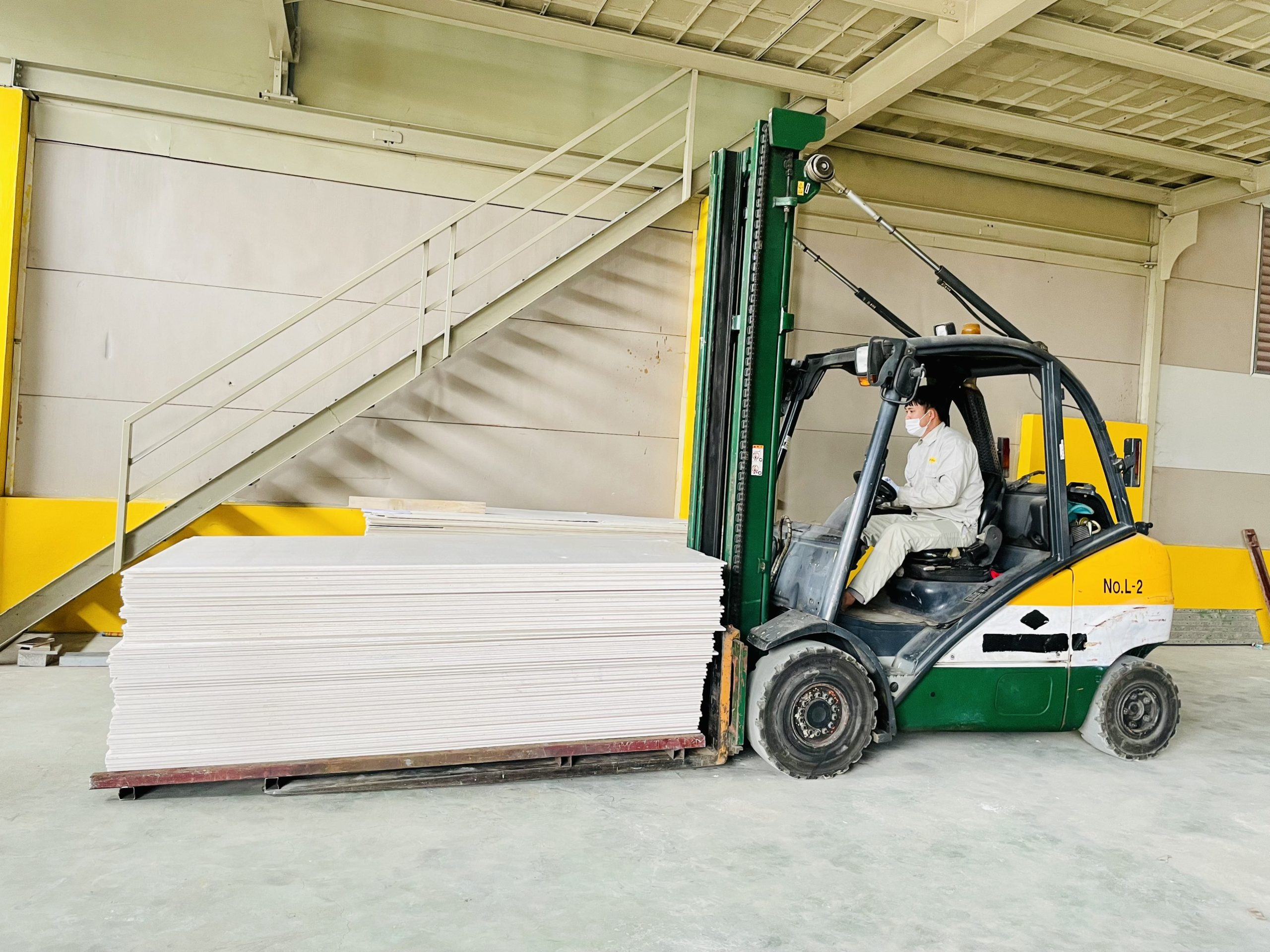 Sử dụng vật liệu chống cháy trước nguy cơ cháy nổ?